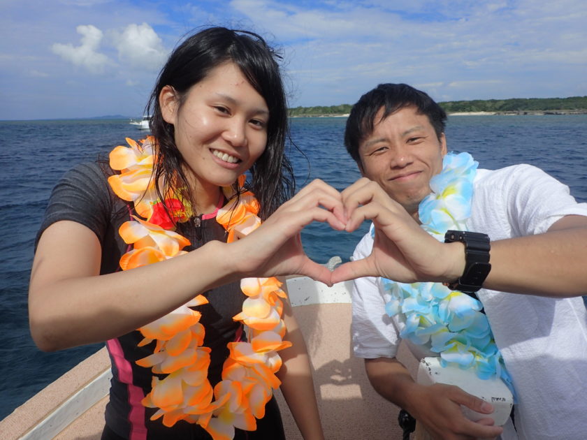 ハネムーンは離島の海で