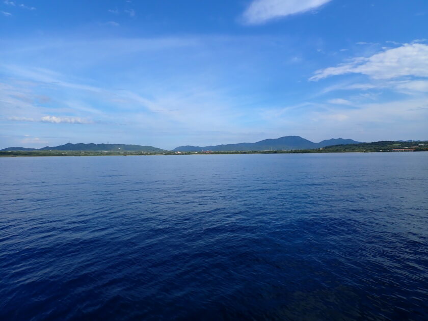 青い空＆青いベタ凪の海へ