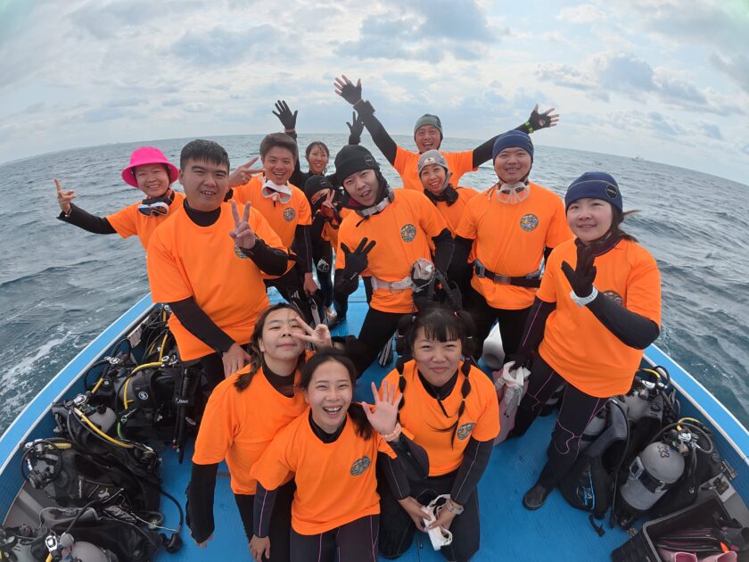 見上げる頭上にマンタ