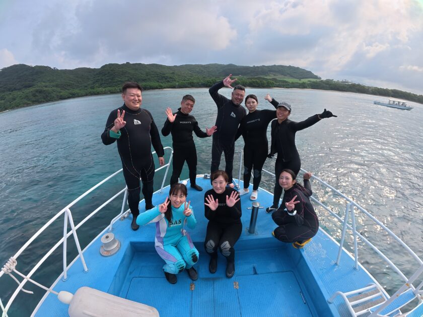 帰港時にイルカ登場のサプライズ